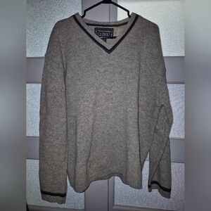 Abercrombie & Fitch Gray V-Neck Wool Sweater